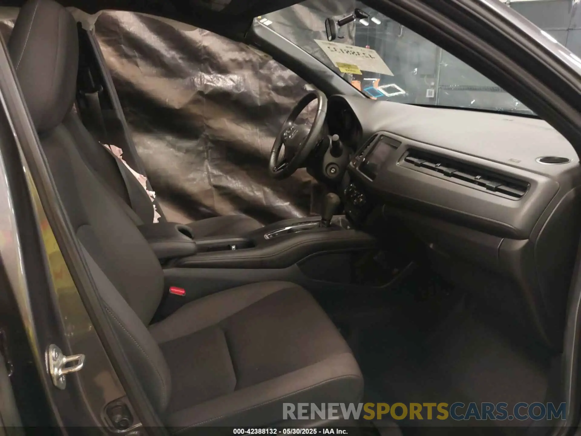 5 Photograph of a damaged car 3CZRU6H18LG700869 HONDA HR-V 2020