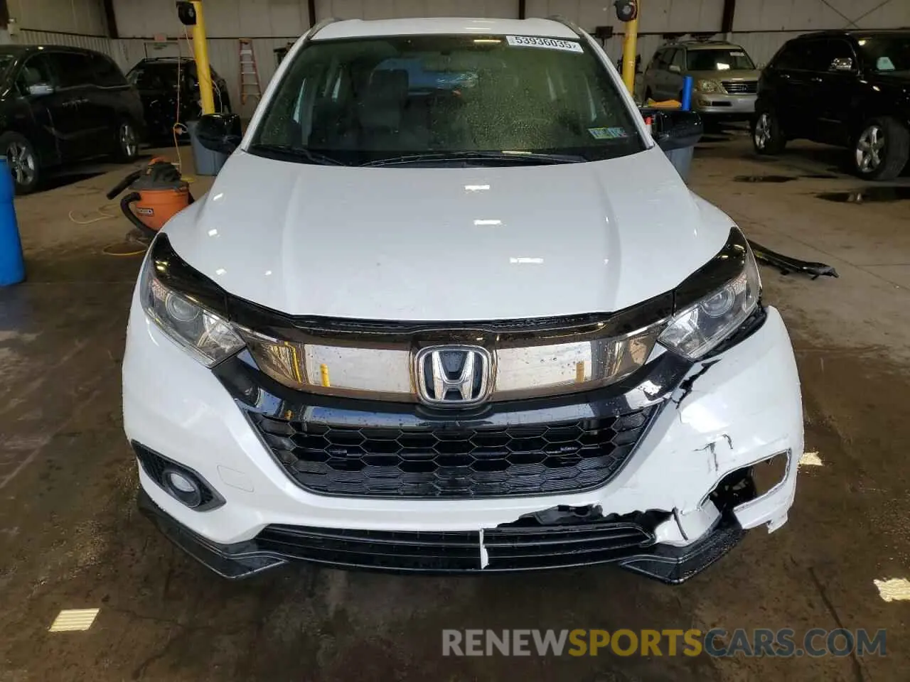 5 Photograph of a damaged car 3CZRU6H18LM701330 HONDA HR-V 2020