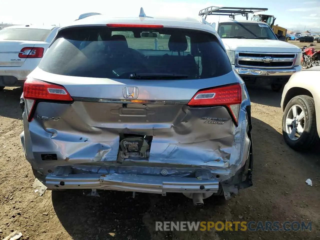 6 Photograph of a damaged car 3CZRU6H19LM713504 HONDA HR-V 2020