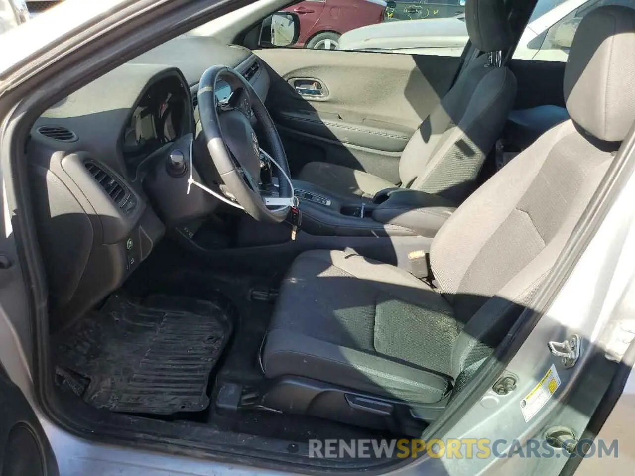 7 Photograph of a damaged car 3CZRU6H19LM713504 HONDA HR-V 2020