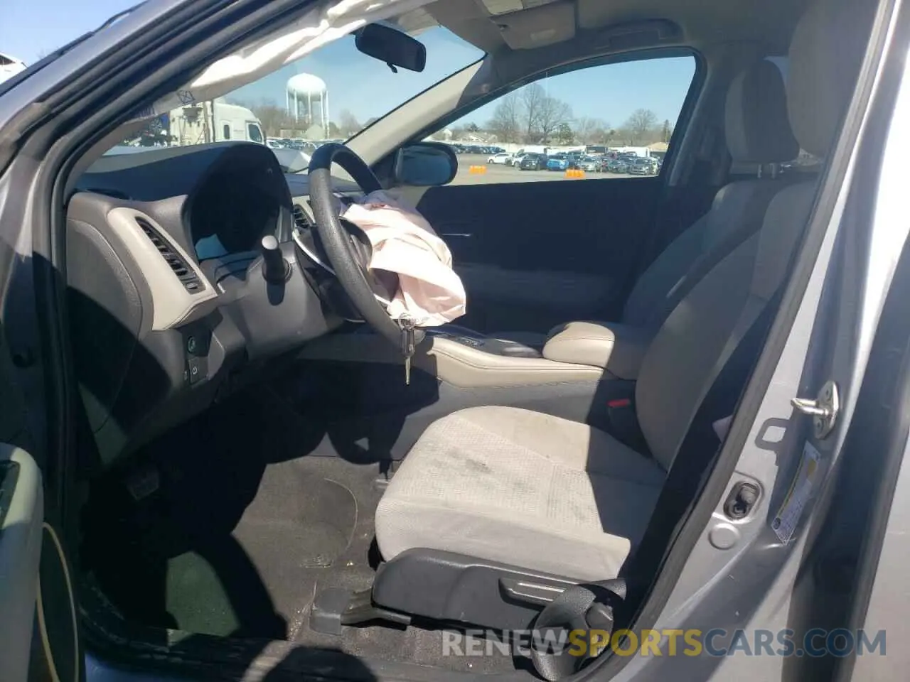 7 Photograph of a damaged car 3CZRU6H30LG701340 HONDA HR-V 2020