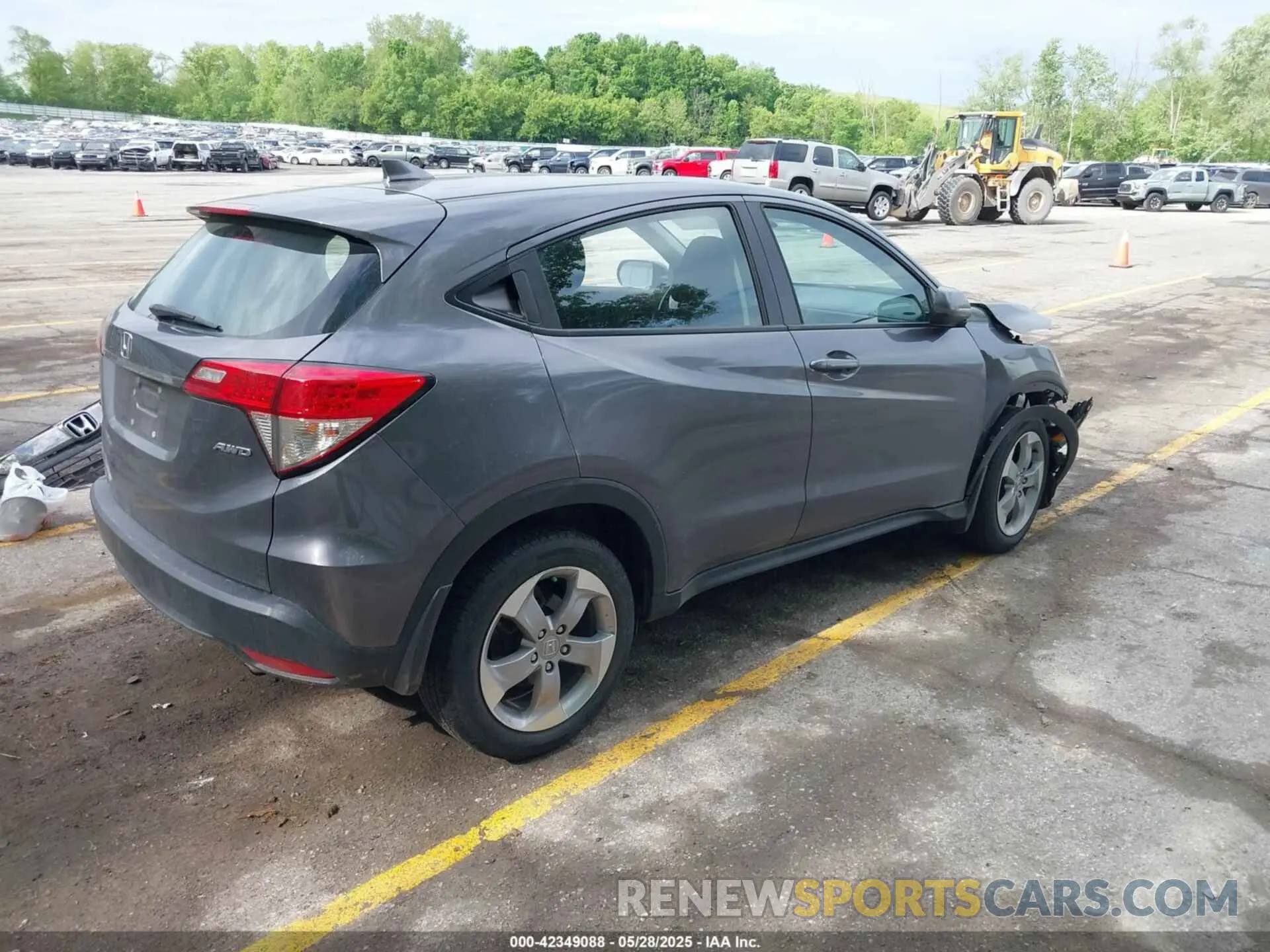 4 Photograph of a damaged car 3CZRU6H30LM711089 HONDA HR-V 2020