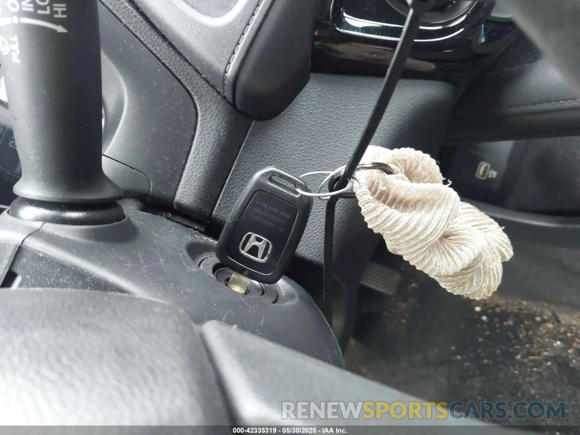 11 Photograph of a damaged car 3CZRU6H30LM721850 HONDA HR-V 2020