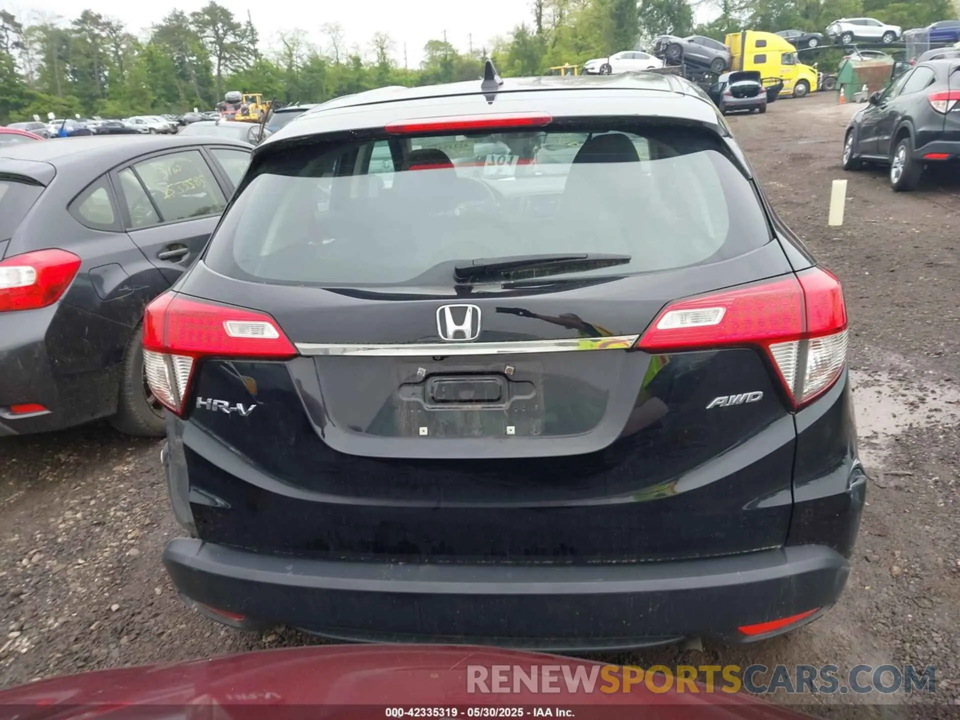 16 Photograph of a damaged car 3CZRU6H30LM721850 HONDA HR-V 2020