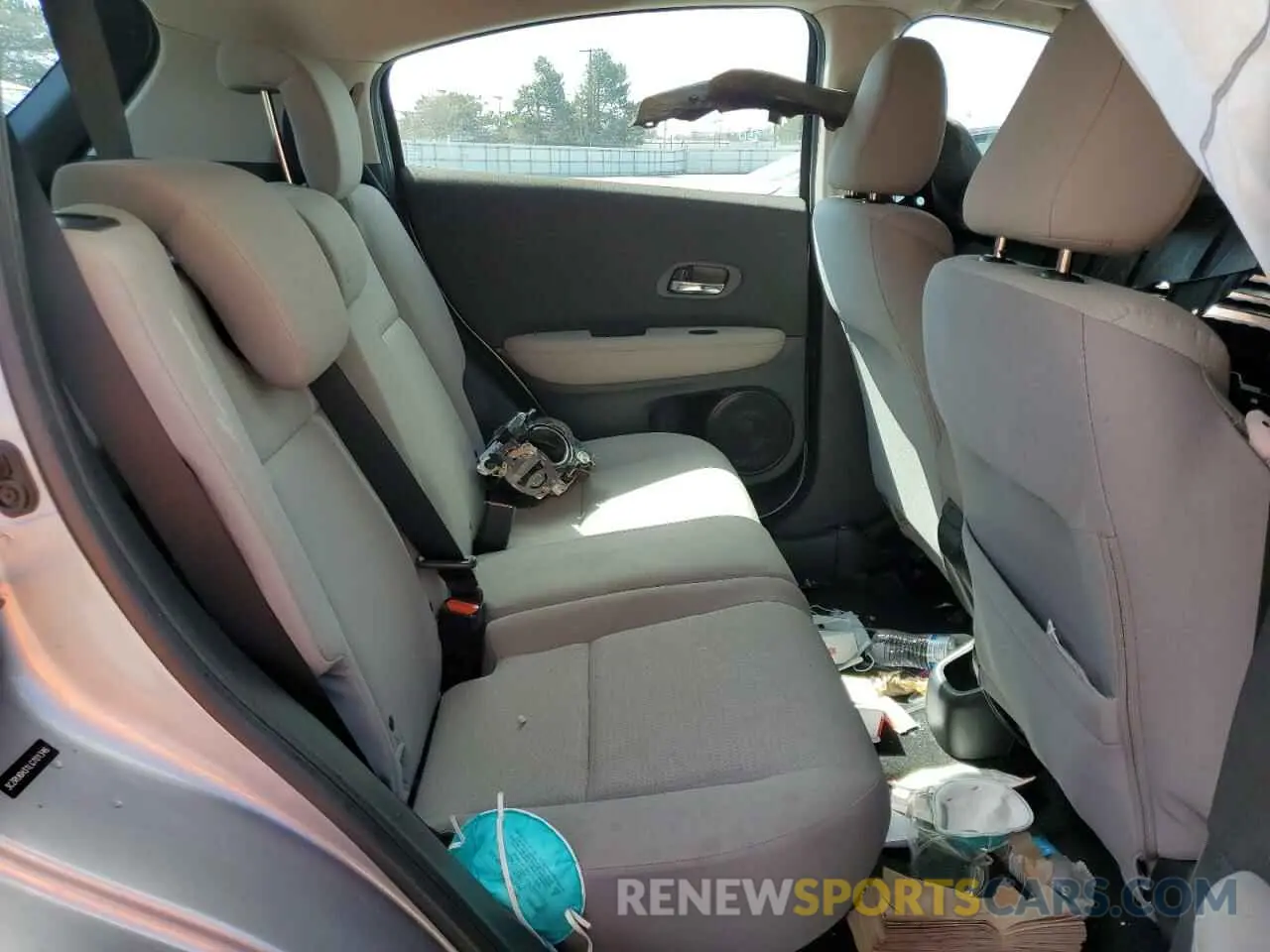 12 Photograph of a damaged car 3CZRU6H31LG701346 HONDA HR-V 2020