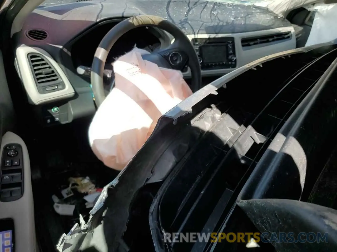 8 Photograph of a damaged car 3CZRU6H31LG701346 HONDA HR-V 2020