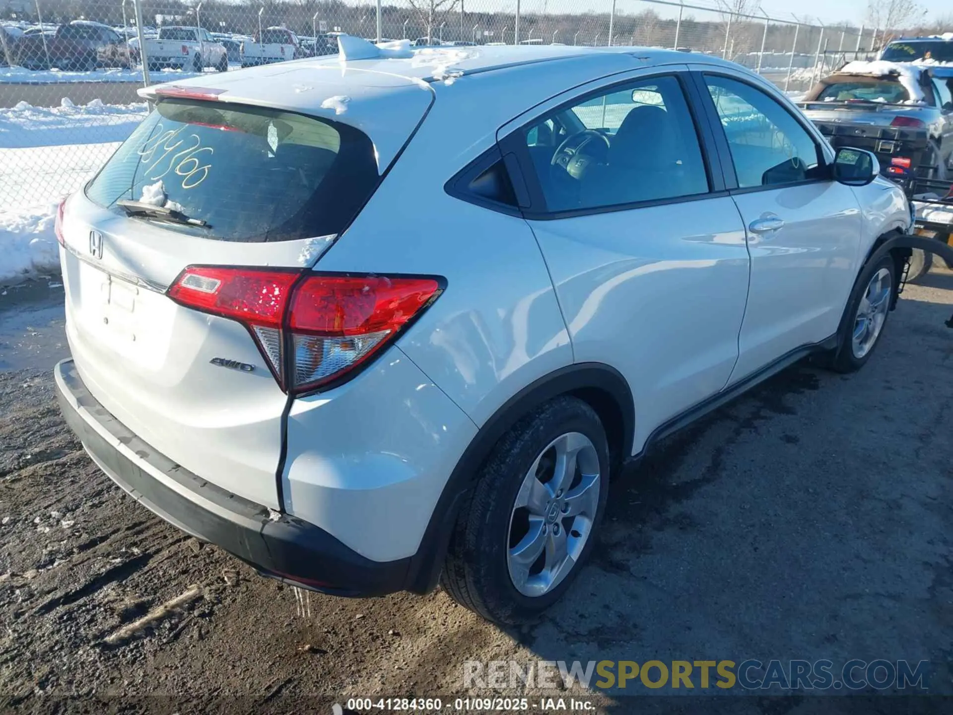 4 Фотография поврежденного автомобиля 3CZRU6H31LM703972 HONDA HR-V 2020
