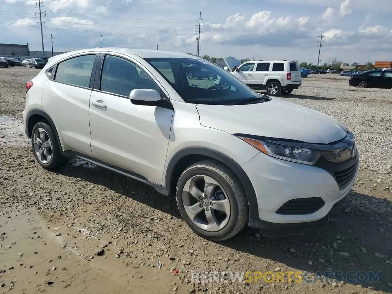 4 Photograph of a damaged car 3CZRU6H31LM714339 HONDA HR-V 2020