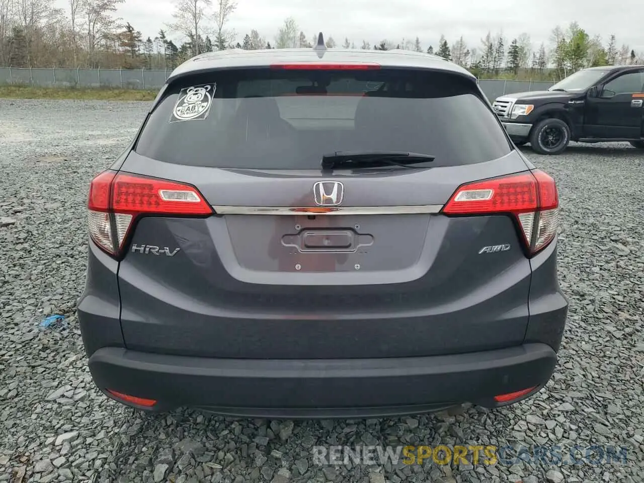6 Photograph of a damaged car 3CZRU6H32LM105275 HONDA HR-V 2020