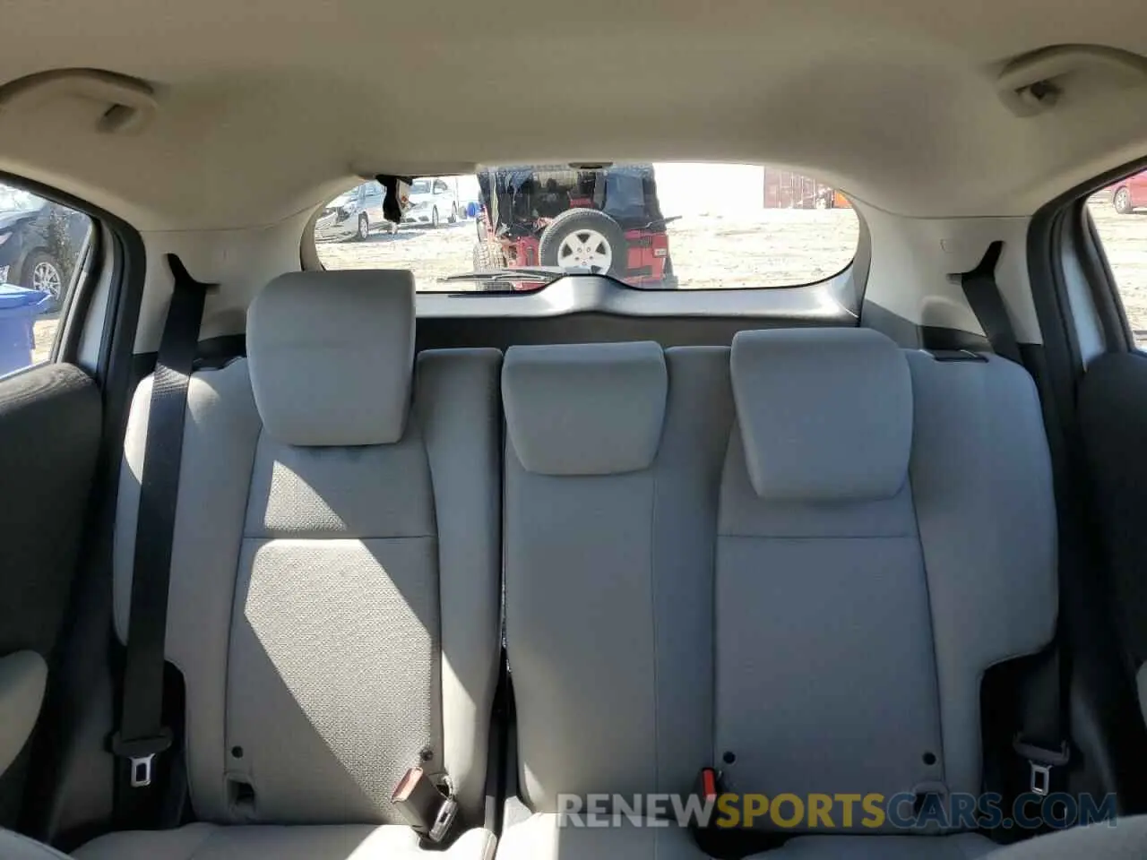 10 Photograph of a damaged car 3CZRU6H32LM716021 HONDA HR-V 2020