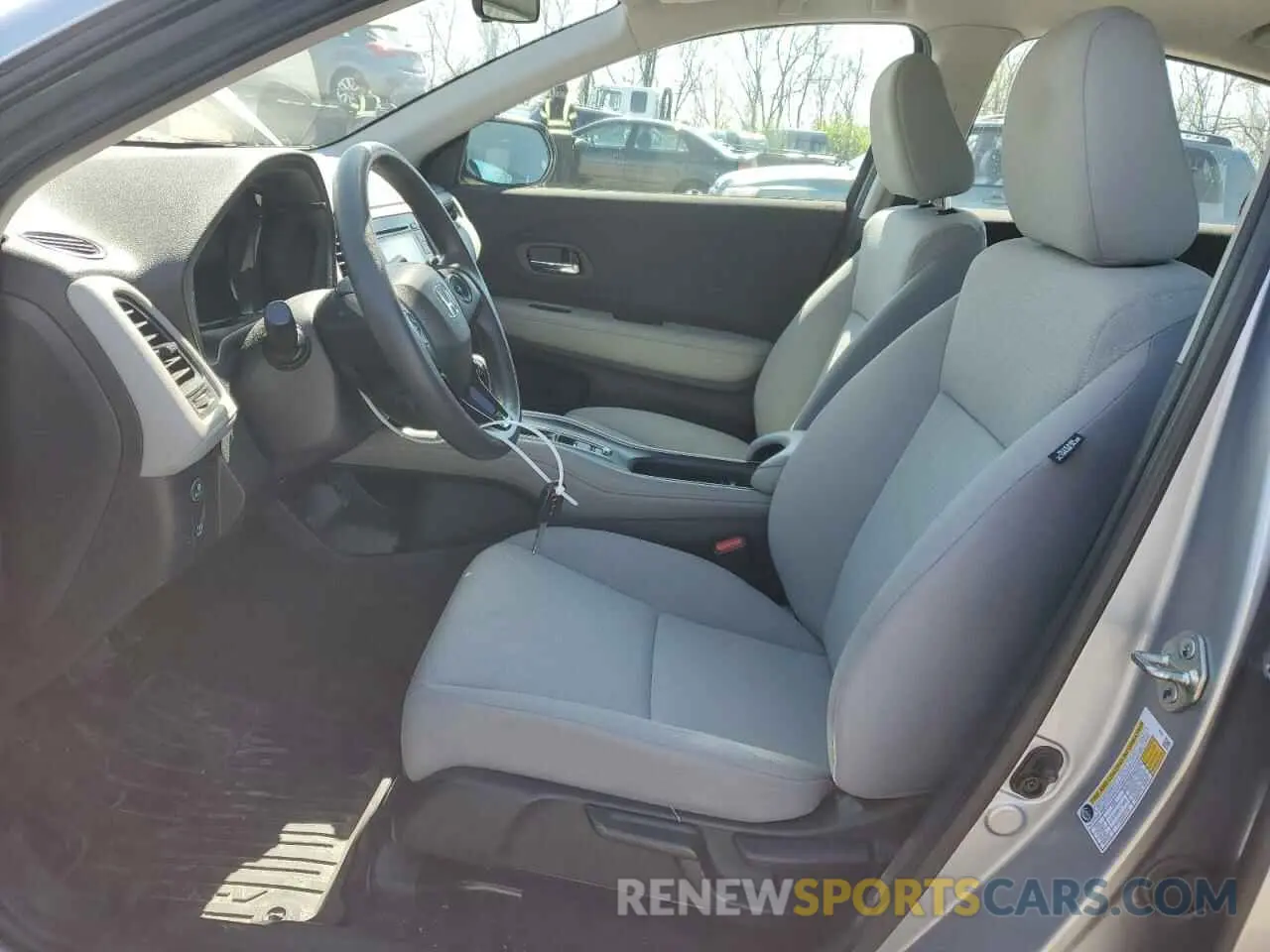 7 Photograph of a damaged car 3CZRU6H32LM716021 HONDA HR-V 2020