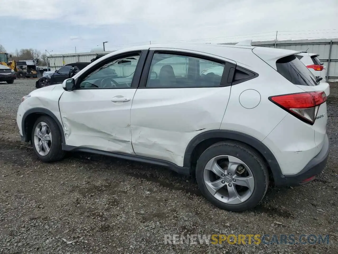 2 Photograph of a damaged car 3CZRU6H32LM716357 HONDA HR-V 2020