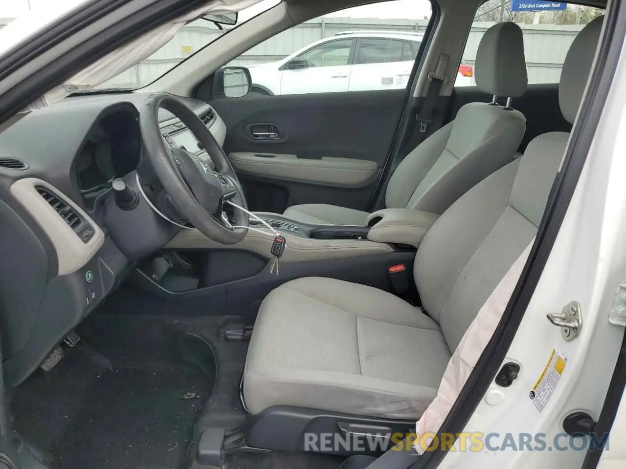 7 Photograph of a damaged car 3CZRU6H32LM716357 HONDA HR-V 2020