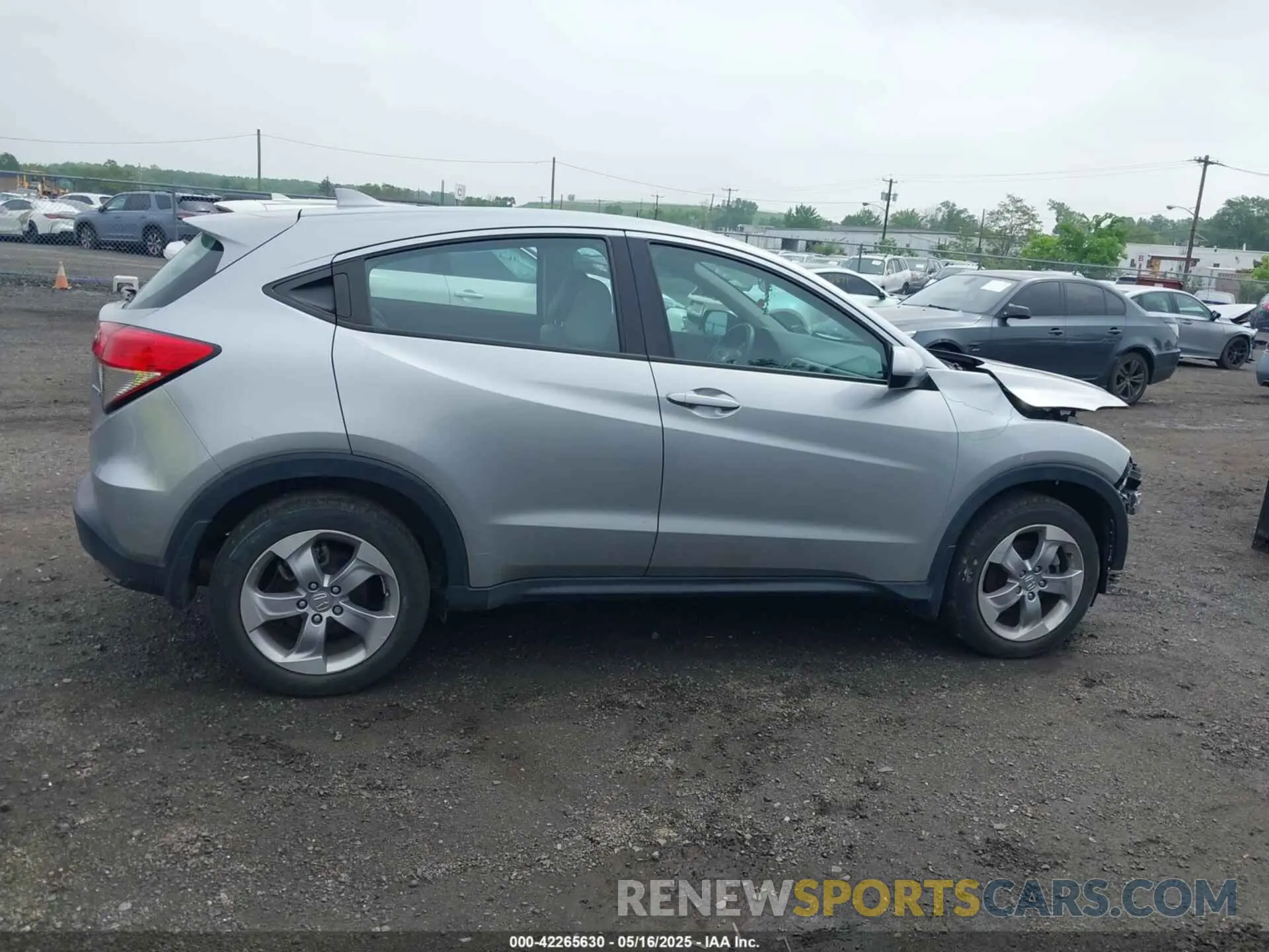 13 Фотография поврежденного автомобиля 3CZRU6H32LM725642 HONDA HR-V 2020