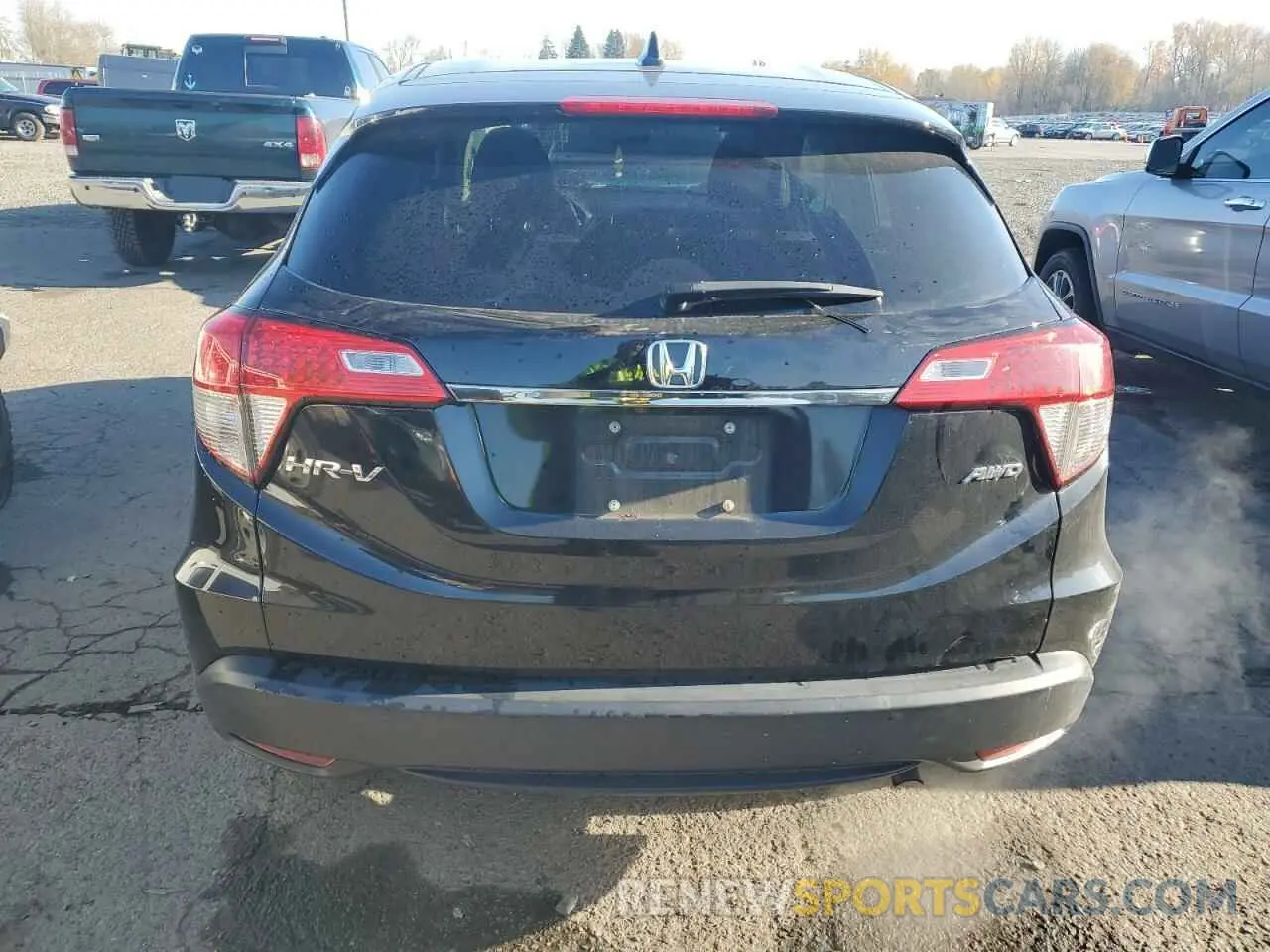 6 Photograph of a damaged car 3CZRU6H33LM739131 HONDA HR-V 2020