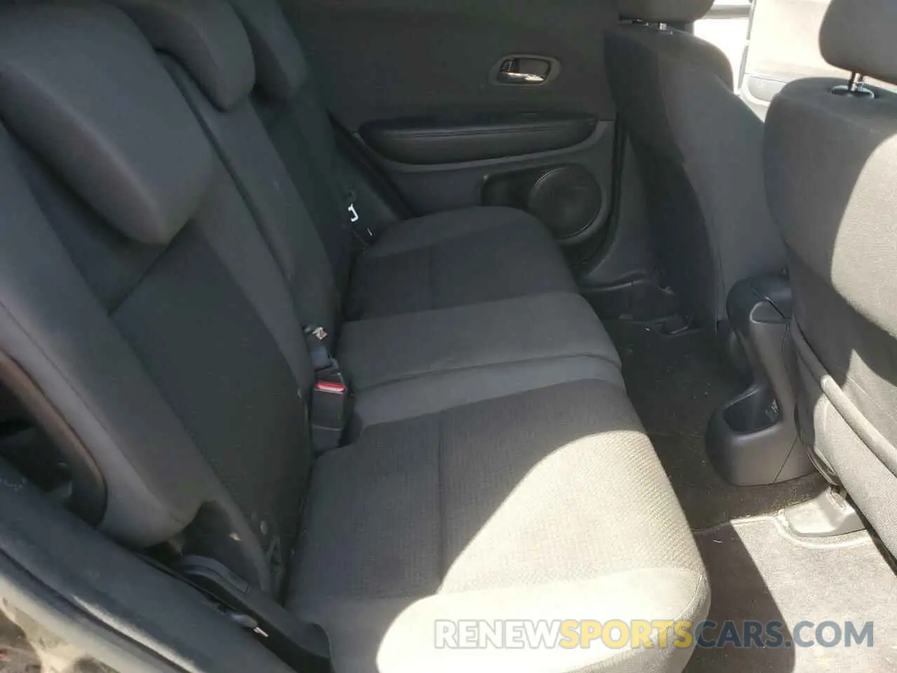 10 Photograph of a damaged car 3CZRU6H35LG703410 HONDA HR-V 2020