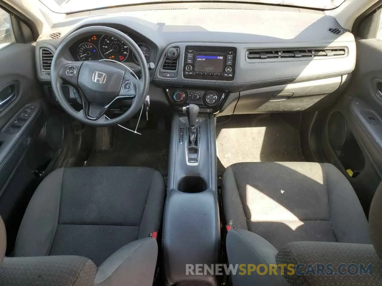 8 Photograph of a damaged car 3CZRU6H35LG703410 HONDA HR-V 2020