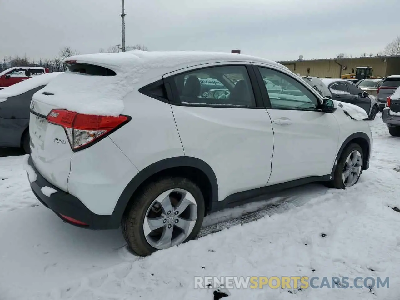 3 Photograph of a damaged car 3CZRU6H36LM700534 HONDA HR-V 2020