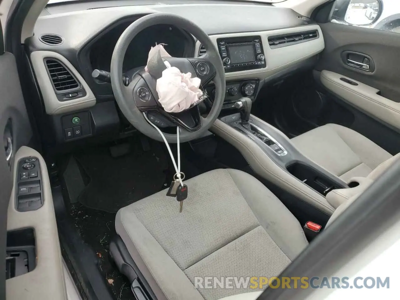 8 Photograph of a damaged car 3CZRU6H36LM700534 HONDA HR-V 2020