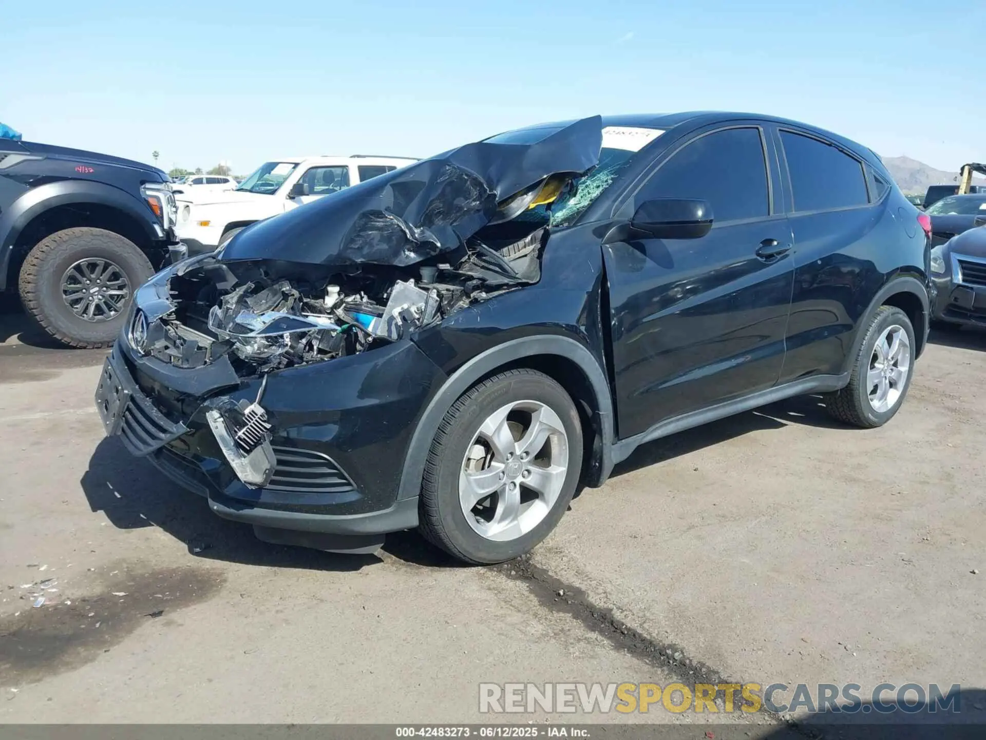 2 Photograph of a damaged car 3CZRU6H36LM717303 HONDA HR-V 2020