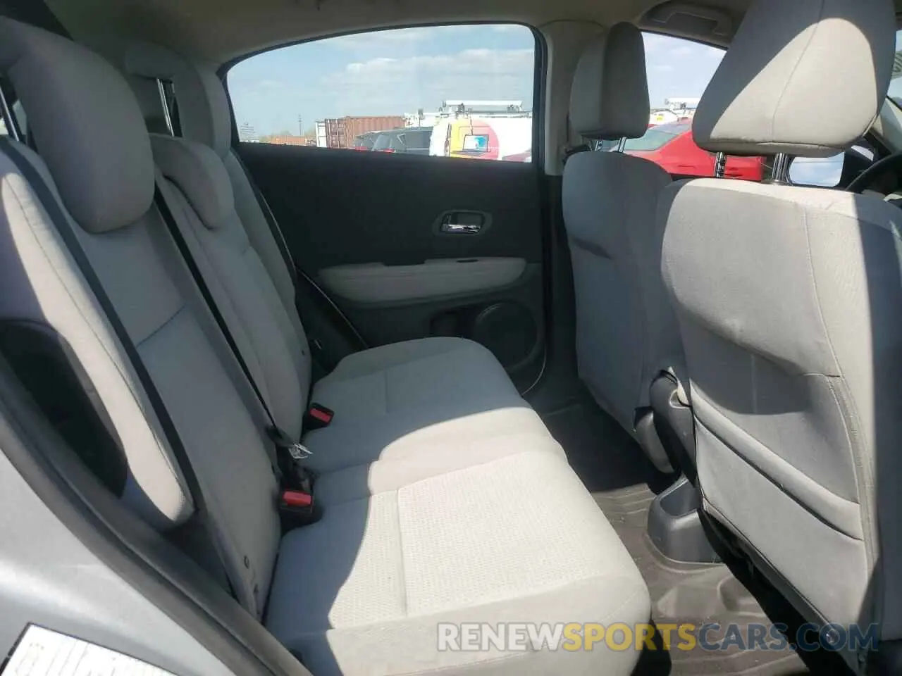 10 Photograph of a damaged car 3CZRU6H36LM722582 HONDA HR-V 2020