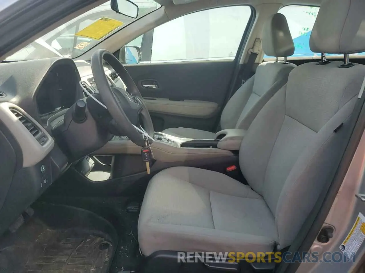 7 Photograph of a damaged car 3CZRU6H36LM722582 HONDA HR-V 2020
