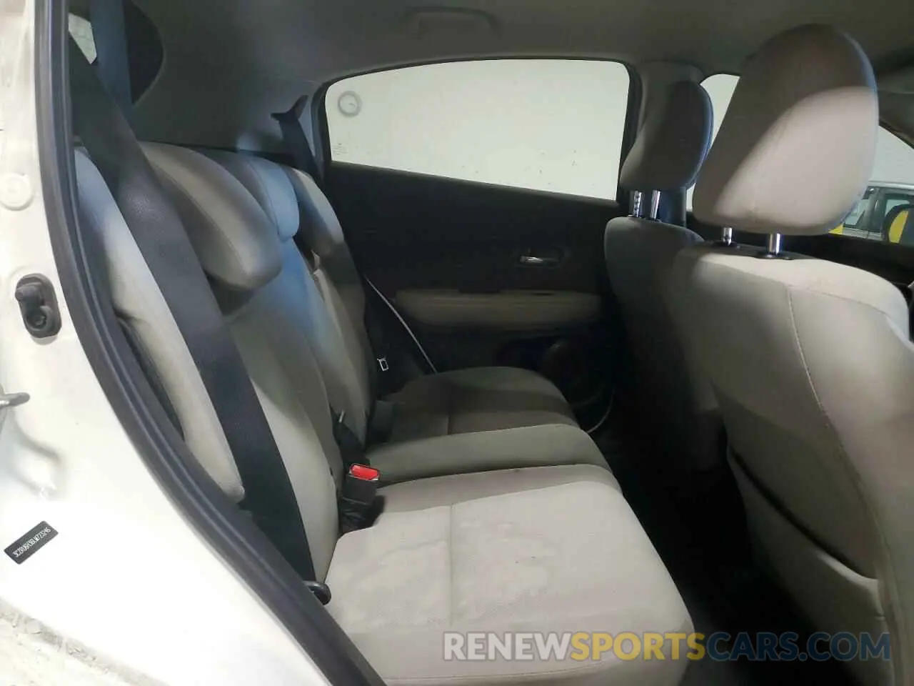 11 Photograph of a damaged car 3CZRU6H36LM723246 HONDA HR-V 2020
