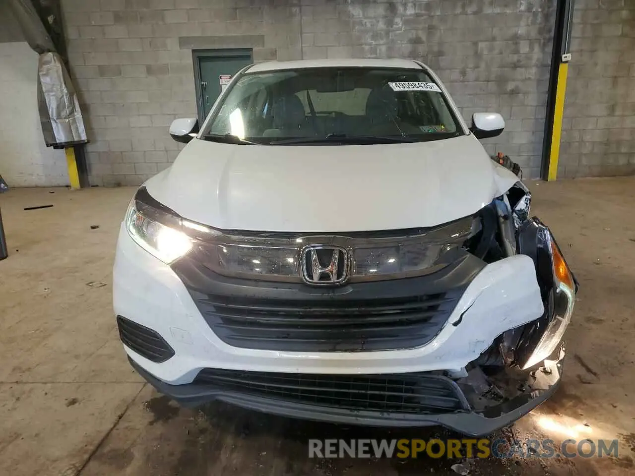 5 Photograph of a damaged car 3CZRU6H36LM723246 HONDA HR-V 2020