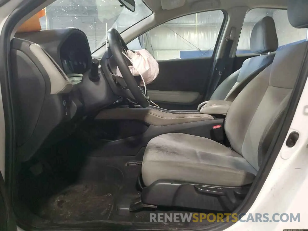 7 Photograph of a damaged car 3CZRU6H36LM723246 HONDA HR-V 2020