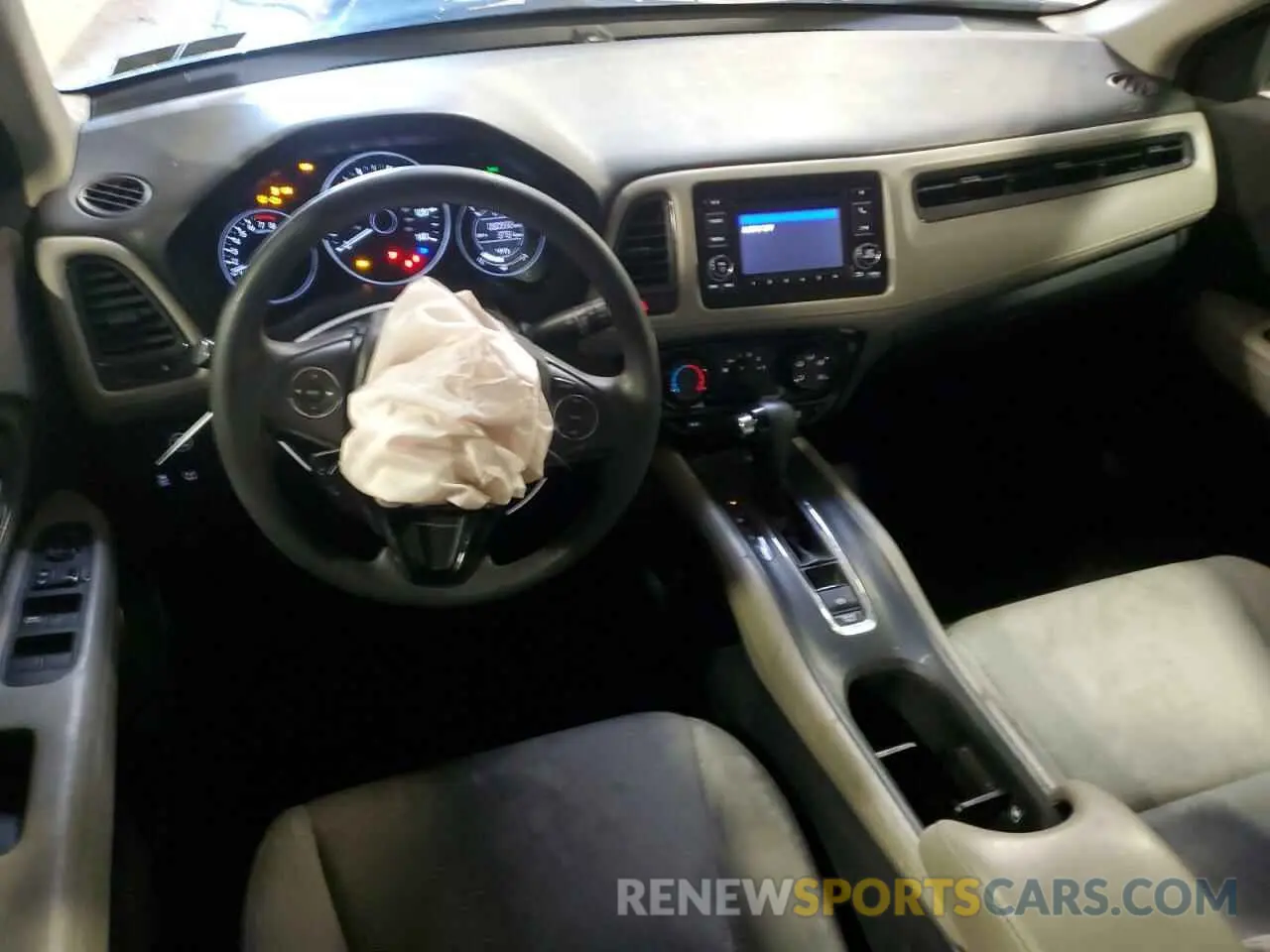 8 Photograph of a damaged car 3CZRU6H36LM723246 HONDA HR-V 2020