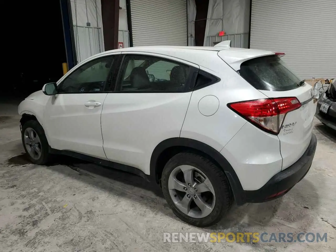2 Photograph of a damaged car 3CZRU6H38LM708117 HONDA HR-V 2020