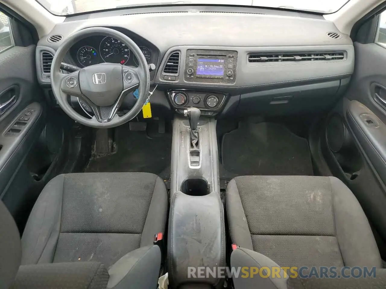 8 Photograph of a damaged car 3CZRU6H39LG702177 HONDA HR-V 2020