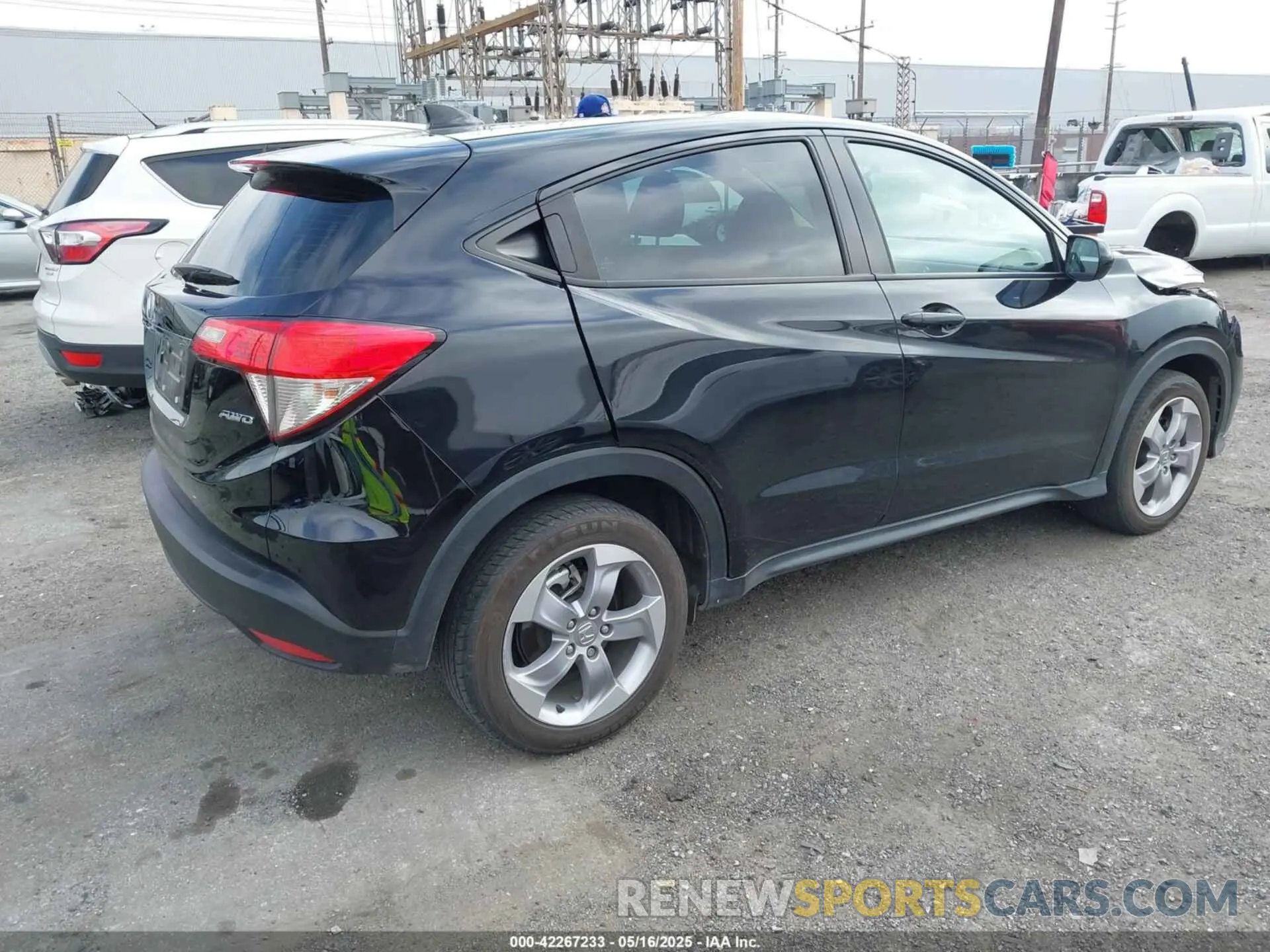 4 Фотография поврежденного автомобиля 3CZRU6H39LM728490 HONDA HR-V 2020