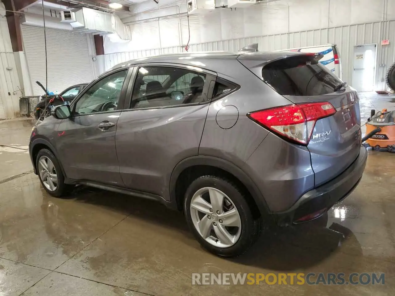 2 Photograph of a damaged car 3CZRU6H51LM706131 HONDA HR-V 2020