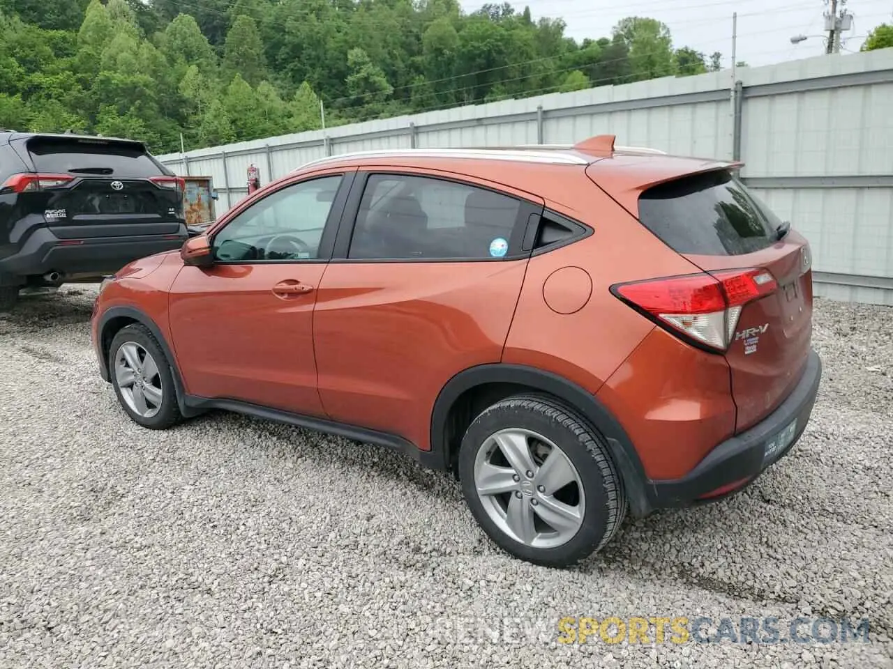 2 Photograph of a damaged car 3CZRU6H51LM709983 HONDA HR-V 2020