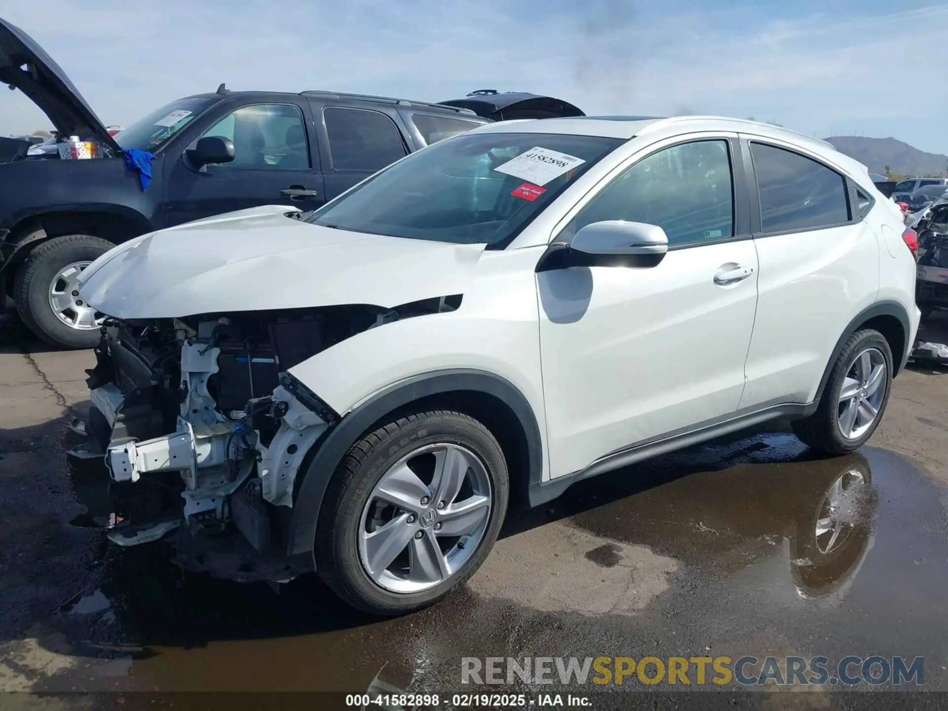 2 Photograph of a damaged car 3CZRU6H51LM721101 HONDA HR-V 2020