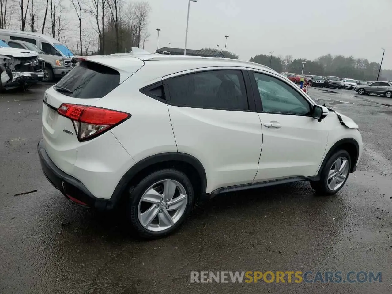 3 Photograph of a damaged car 3CZRU6H51LM735435 HONDA HR-V 2020