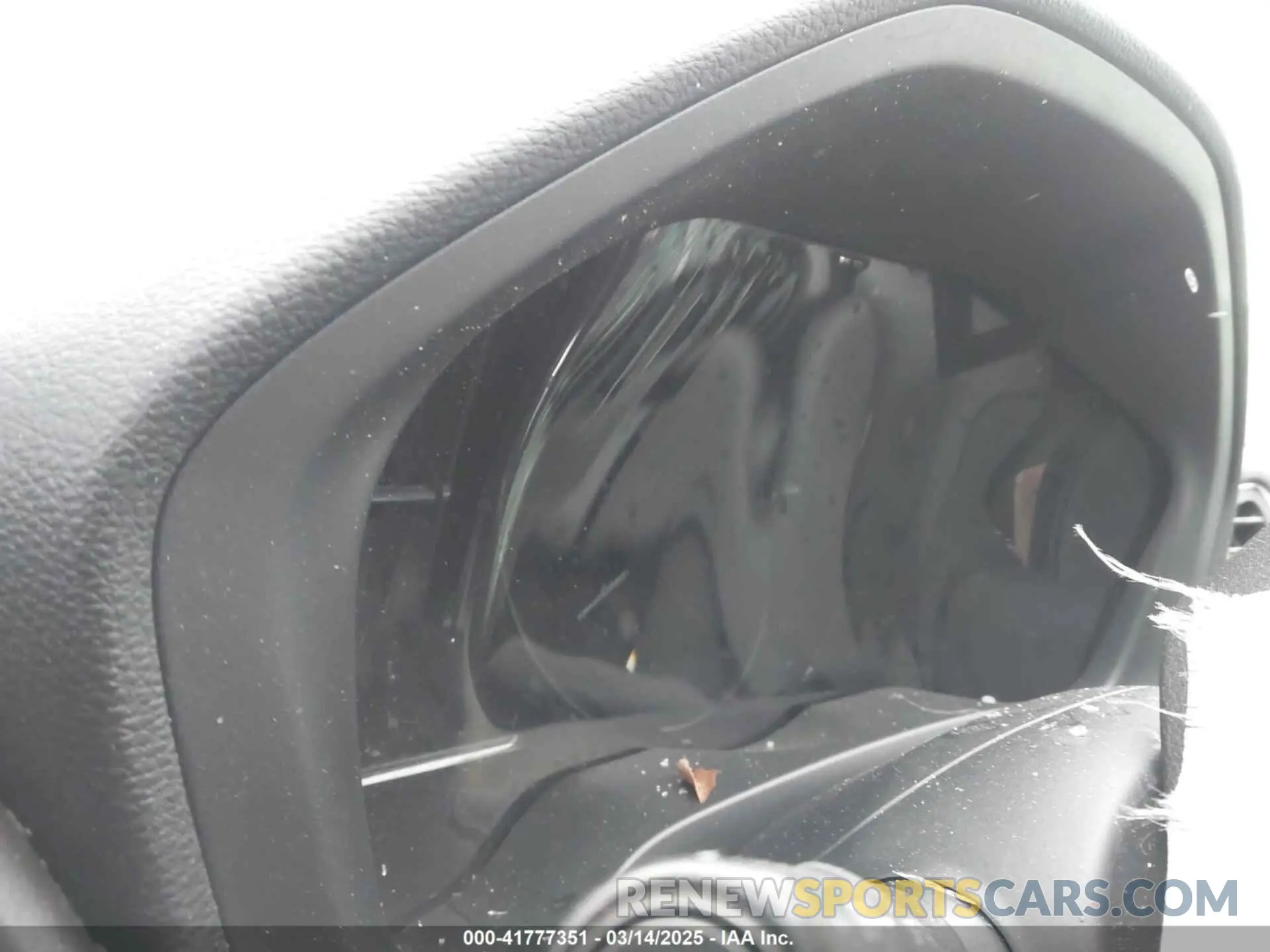 7 Photograph of a damaged car 3CZRU6H52LM723603 HONDA HR-V 2020