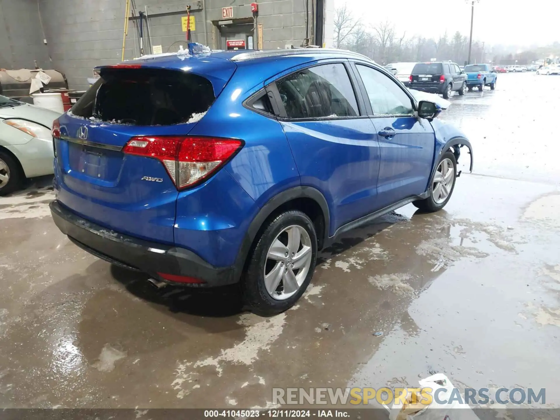 4 Photograph of a damaged car 3CZRU6H52LM724136 HONDA HR-V 2020