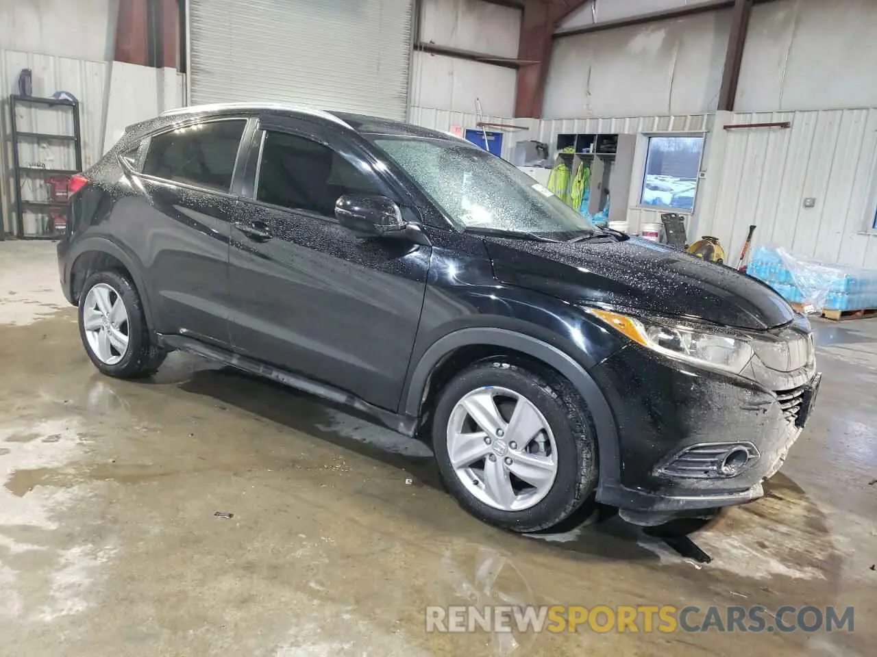 4 Photograph of a damaged car 3CZRU6H53LM731208 HONDA HR-V 2020