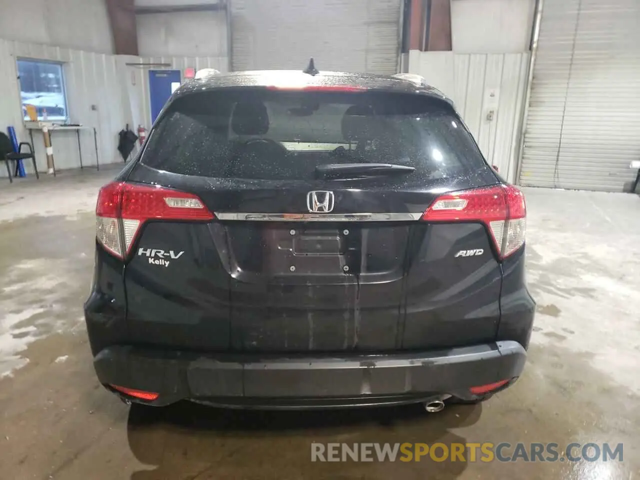 6 Photograph of a damaged car 3CZRU6H53LM731208 HONDA HR-V 2020