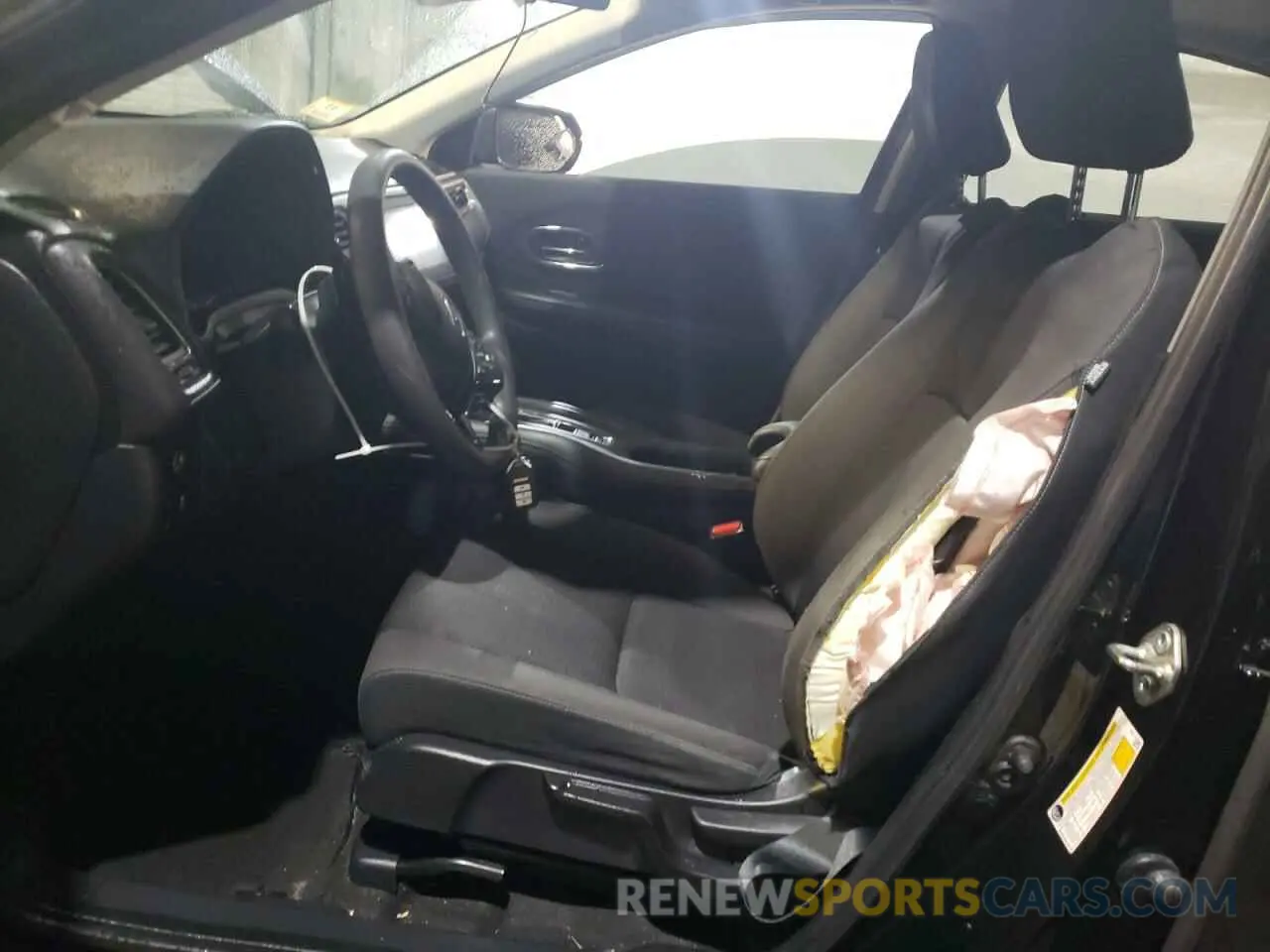 7 Photograph of a damaged car 3CZRU6H53LM731208 HONDA HR-V 2020