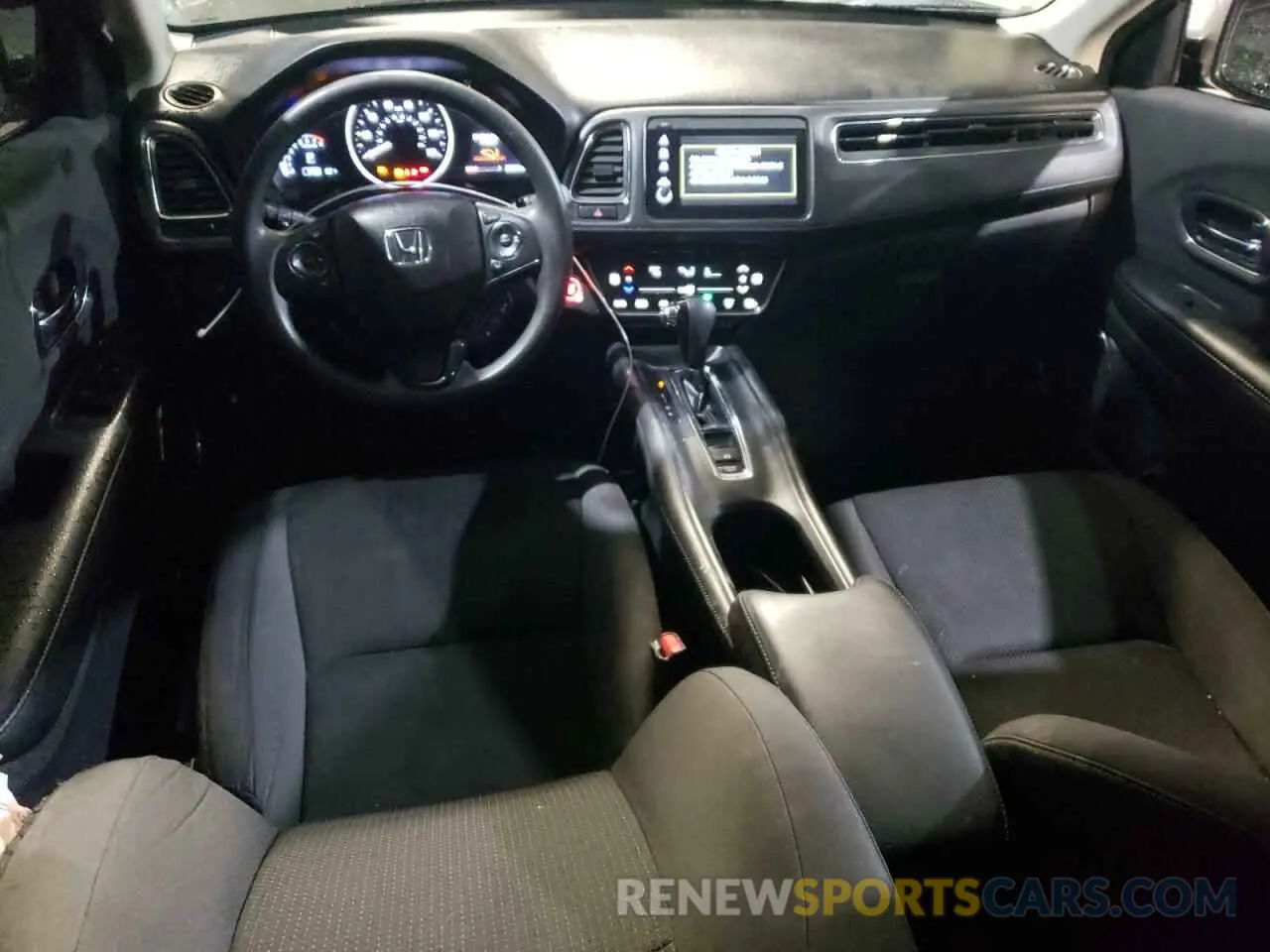 8 Photograph of a damaged car 3CZRU6H53LM731208 HONDA HR-V 2020