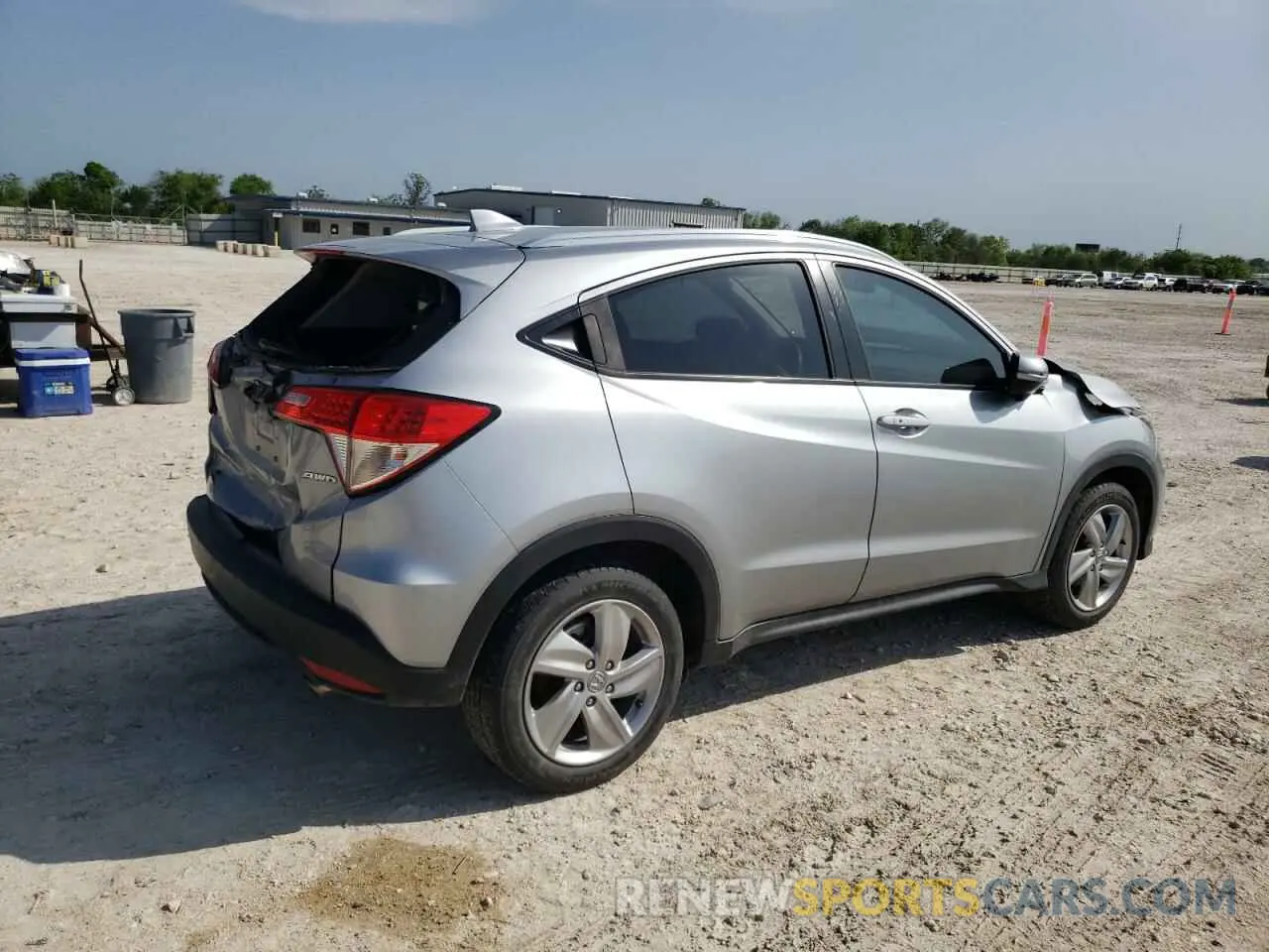 3 Photograph of a damaged car 3CZRU6H54LM720797 HONDA HR-V 2020