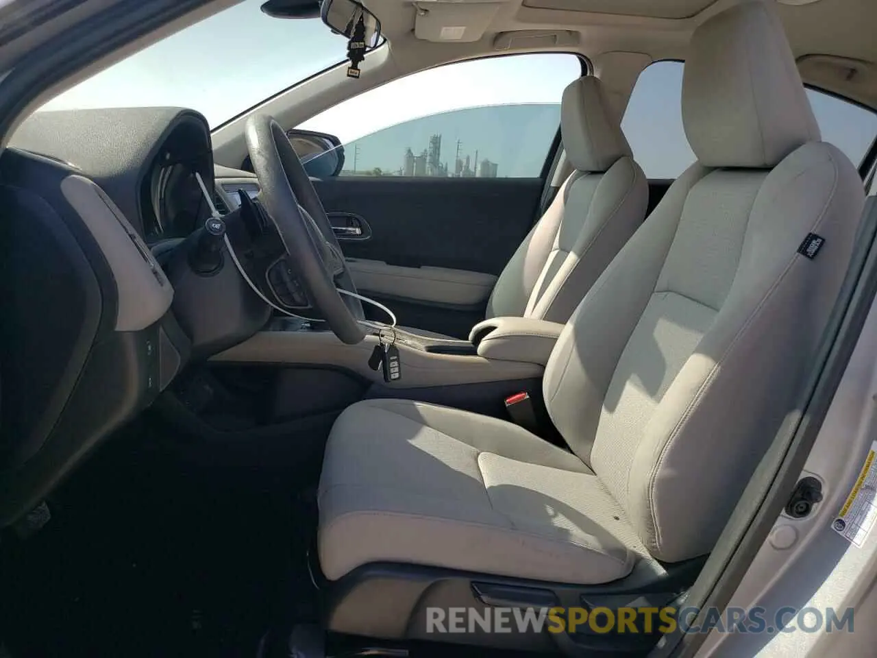 7 Photograph of a damaged car 3CZRU6H54LM720797 HONDA HR-V 2020