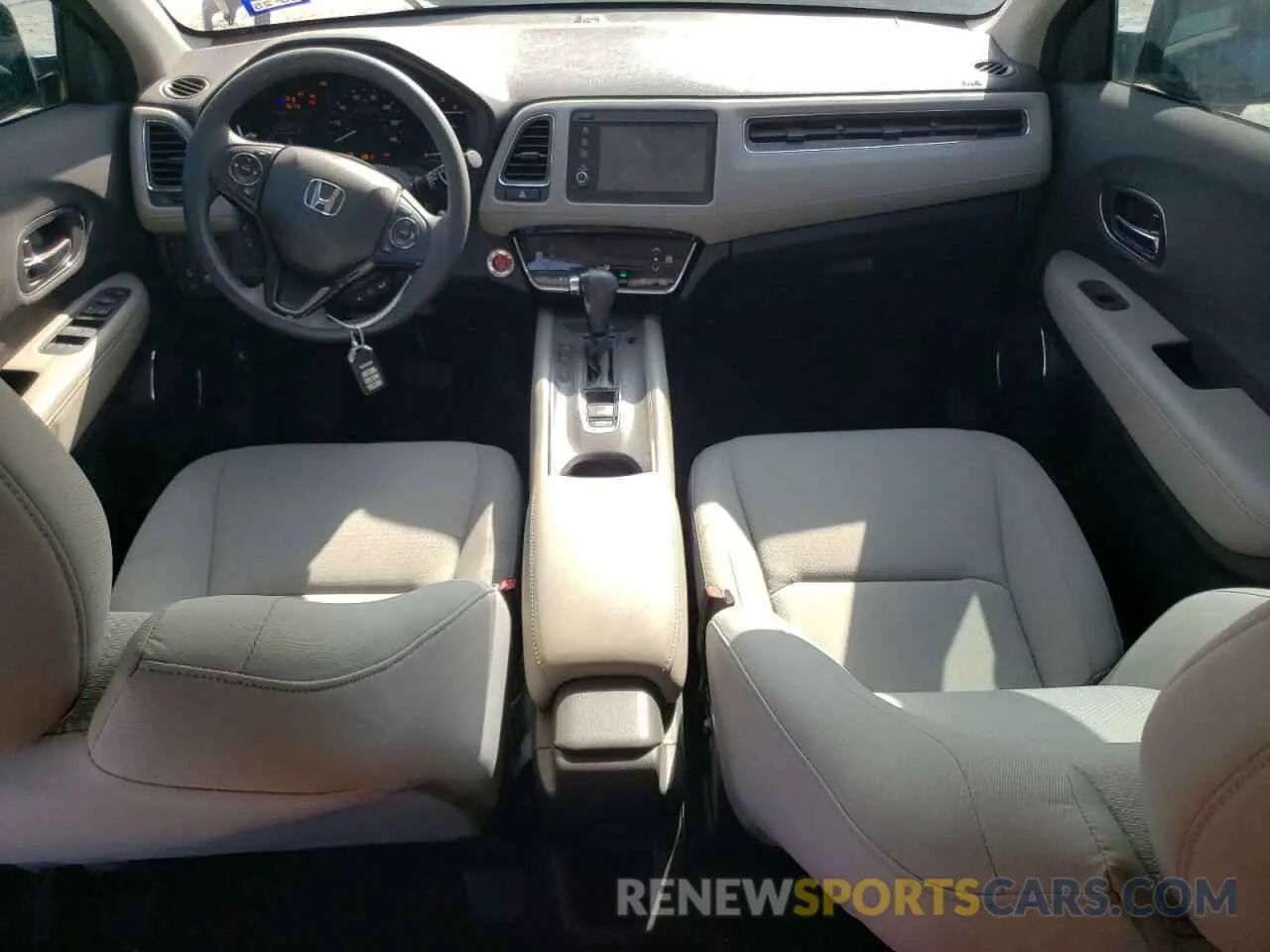 8 Photograph of a damaged car 3CZRU6H54LM720797 HONDA HR-V 2020