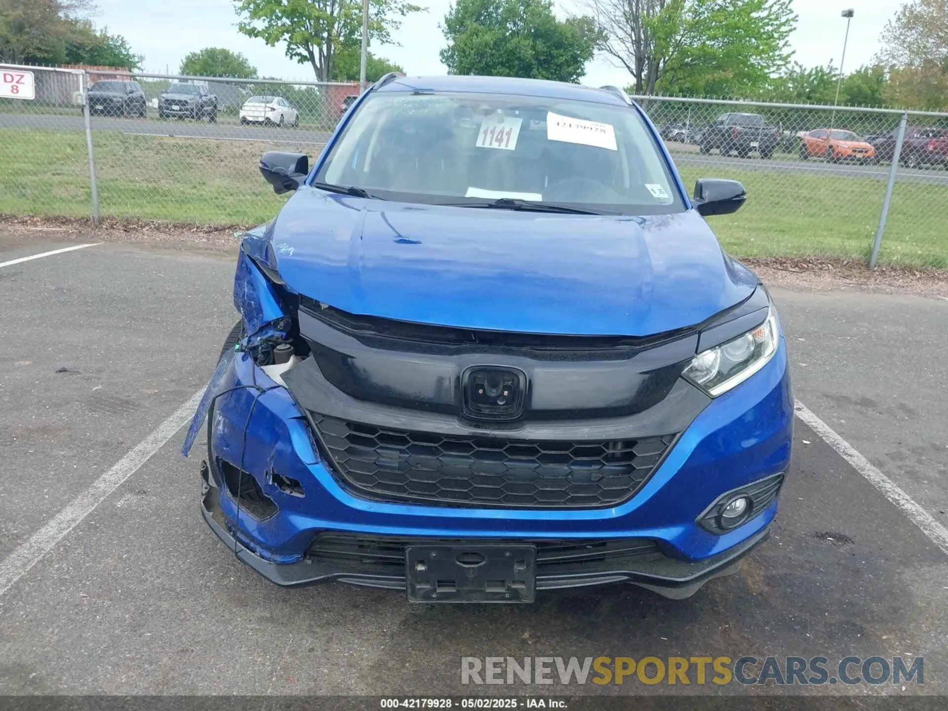 12 Photograph of a damaged car 3CZRU6H54LM733047 HONDA HR-V 2020