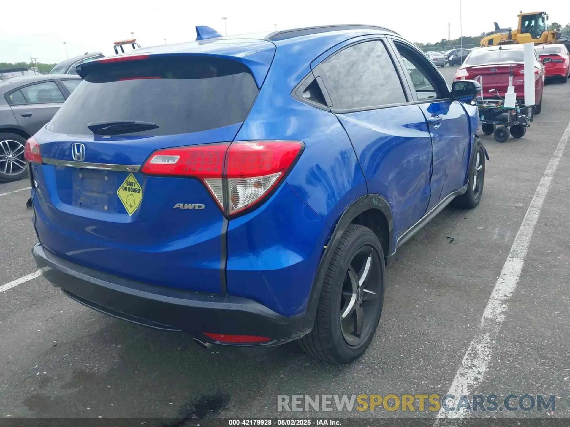 4 Photograph of a damaged car 3CZRU6H54LM733047 HONDA HR-V 2020