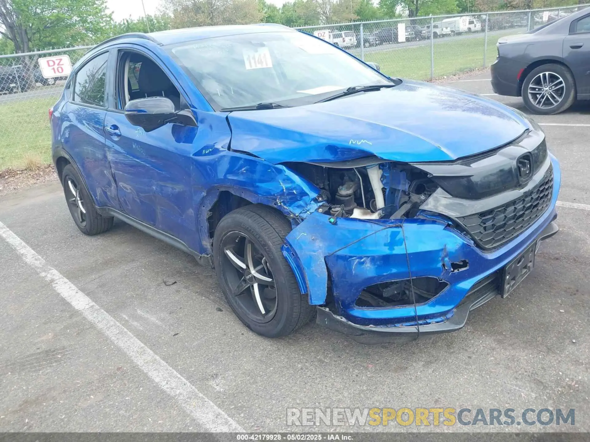 6 Photograph of a damaged car 3CZRU6H54LM733047 HONDA HR-V 2020
