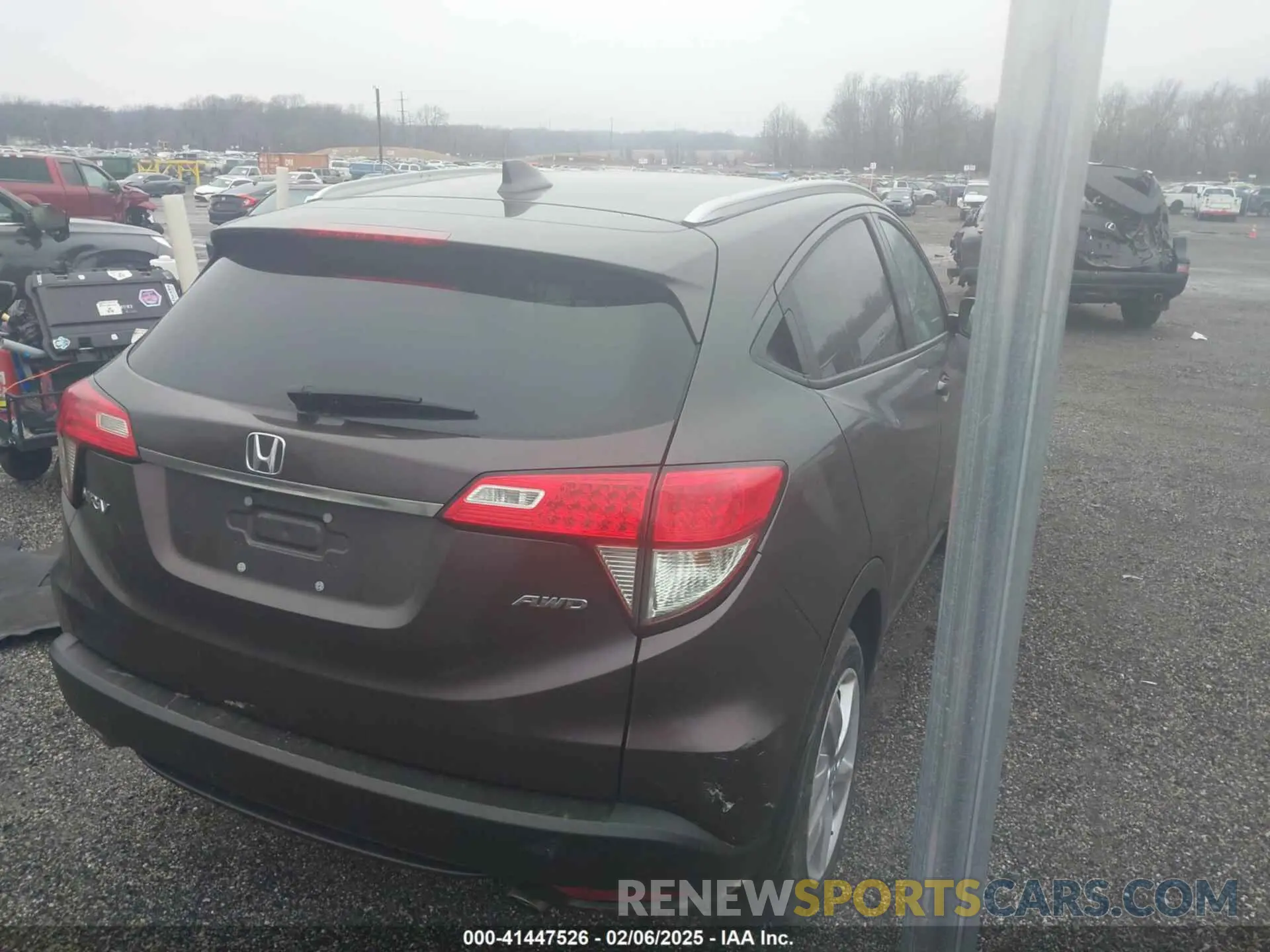 4 Photograph of a damaged car 3CZRU6H54LM735364 HONDA HR-V 2020